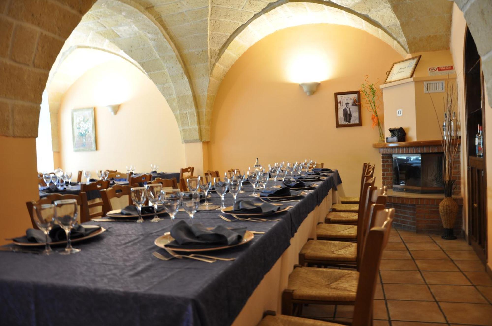 Al Borgo Antico Ristorante E B&B Crispiano Exterior foto